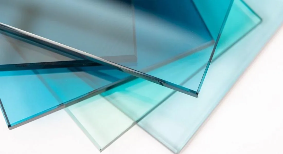 Tempered glass squares 23x26 inches are durable, safe, and stylish. Ideal for home and office use with practical benefits and creative applications.